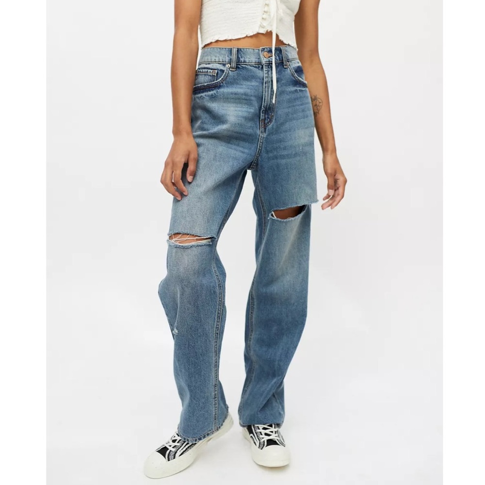 NWT UO BDG Loose Straight Jean – Distressed/Slit Knee Blue Denim